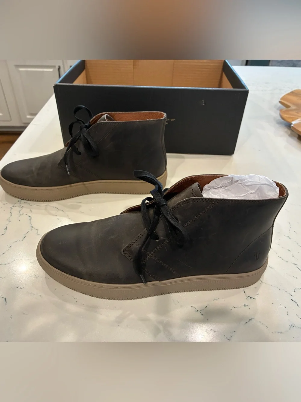 New Men's Antiqued Black Leather Astor Chukka Sneakers Size 8.5